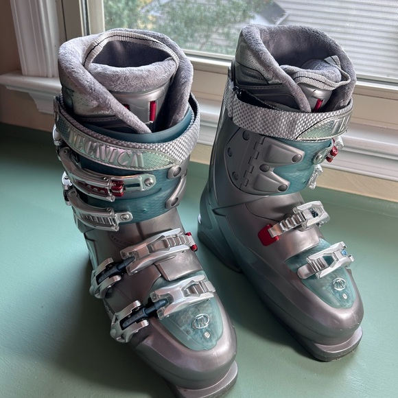 Tecnica Attiva Entryx Women’s Ski Boots - Picture 5 of 14